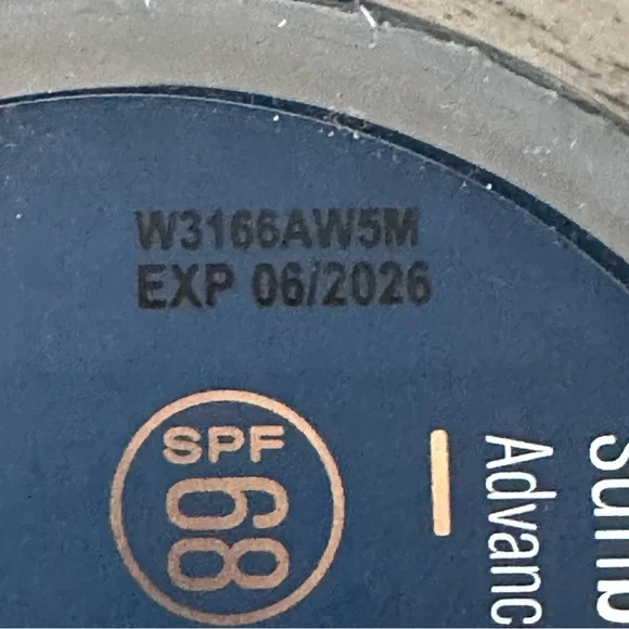 SUNBETTER TONE SMART SPF68 SUNSCREEN COMPACT *SKINBETTER SCIENCE - Picture 3 of 8